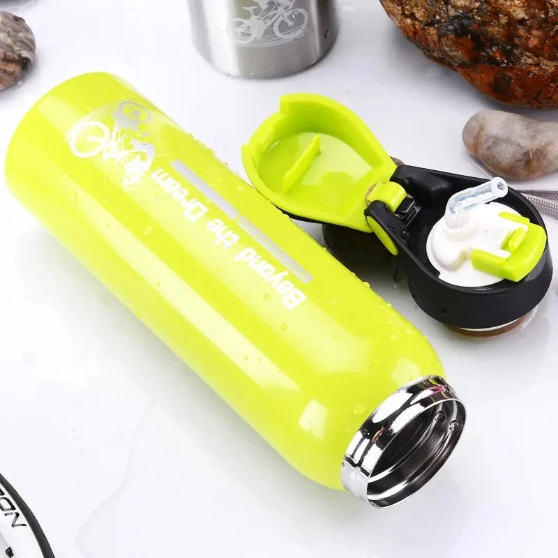 Bouteille d'eau de vélo sous vide en acier inoxydable de 500ML: bouteille d'eau de cyclisme isolée à Double paroi, tasse thermique Simple avec paille